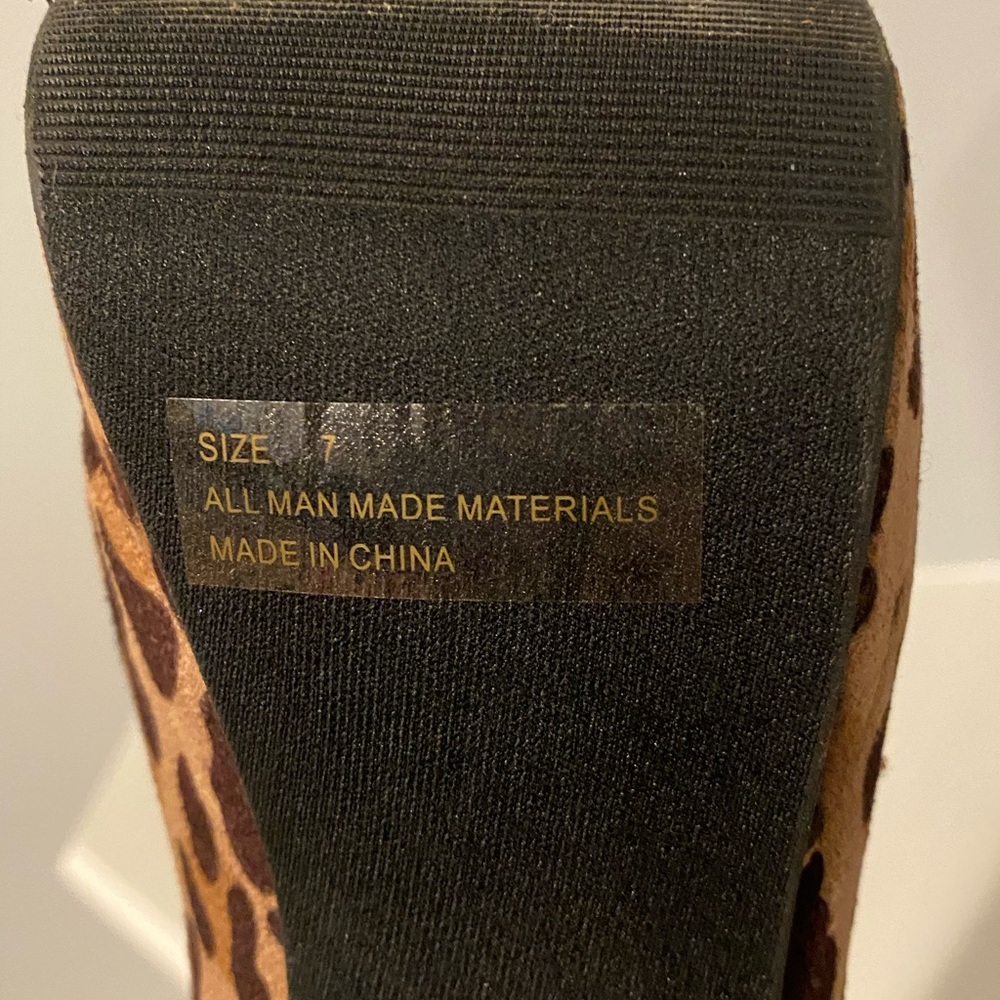 NWOT cheetah heels - Picture 4 of 4